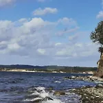 Reetdach Ferienhaeuser אלט רדביץ