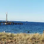 Reetdach Ferienhaeuser * אלט רדביץ