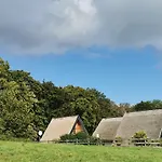 Reetdach Ferienhaeuser *