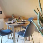 Reetdach Ferienhaeuser אלט רדביץ
