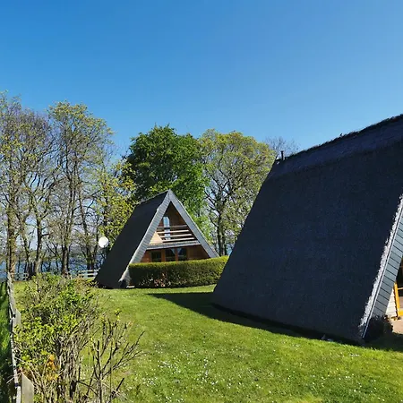 Reetdach Ferienhaeuser *