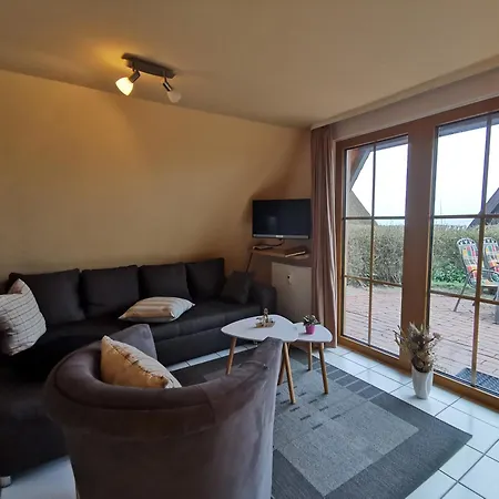 Reetdach Ferienhaeuser 別荘 Alt Reddevitz