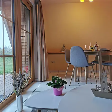 Reetdach Ferienhaeuser 別荘