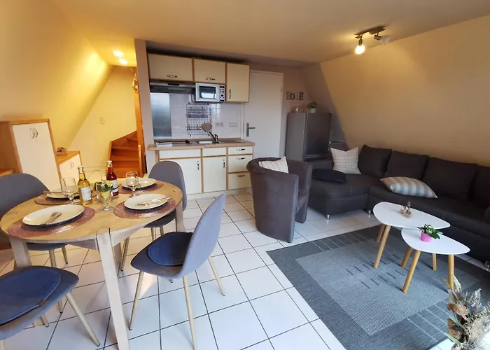 Casa de Férias Reetdach Ferienhaeuser Alt Reddevitz